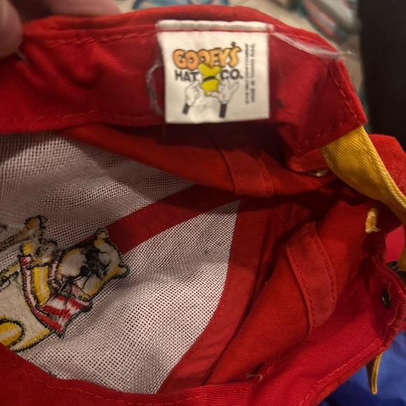 Vintage embroidered Disney Winnie the Pooh adjustable baseball hat - Picture 2 of 2